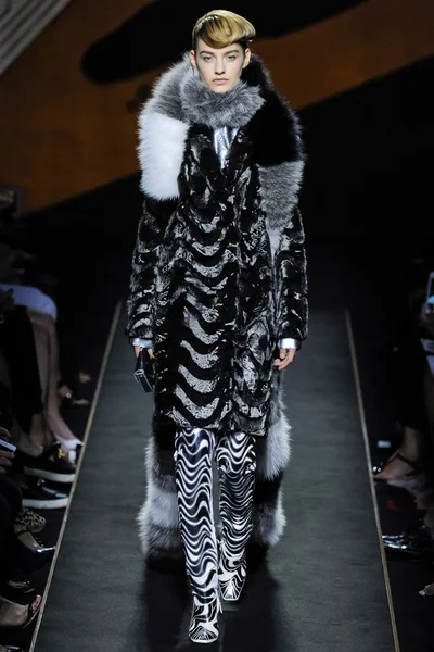 Look 9